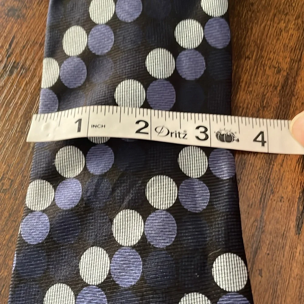 Bijoux Turner Genuine 100% Silk Men’s Tie Circular Geometric Pattern Navy Blue